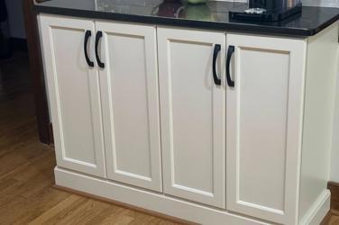 Classic Contrast Kitchen